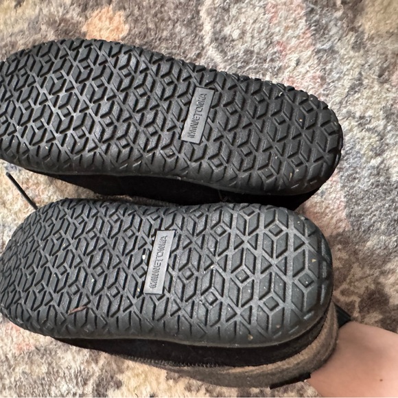 Minnetonka Gray and Black Wool-Lined Boots - Picture 3 of 4